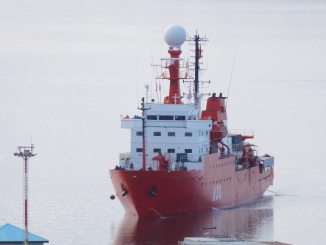 navire oceanographique Hesperides antarctique